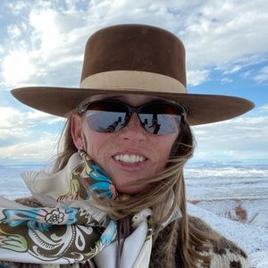 Meet your Posher, Rebecca